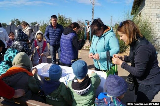 Віниками ходили змітати осколки. Ми – народ упертий