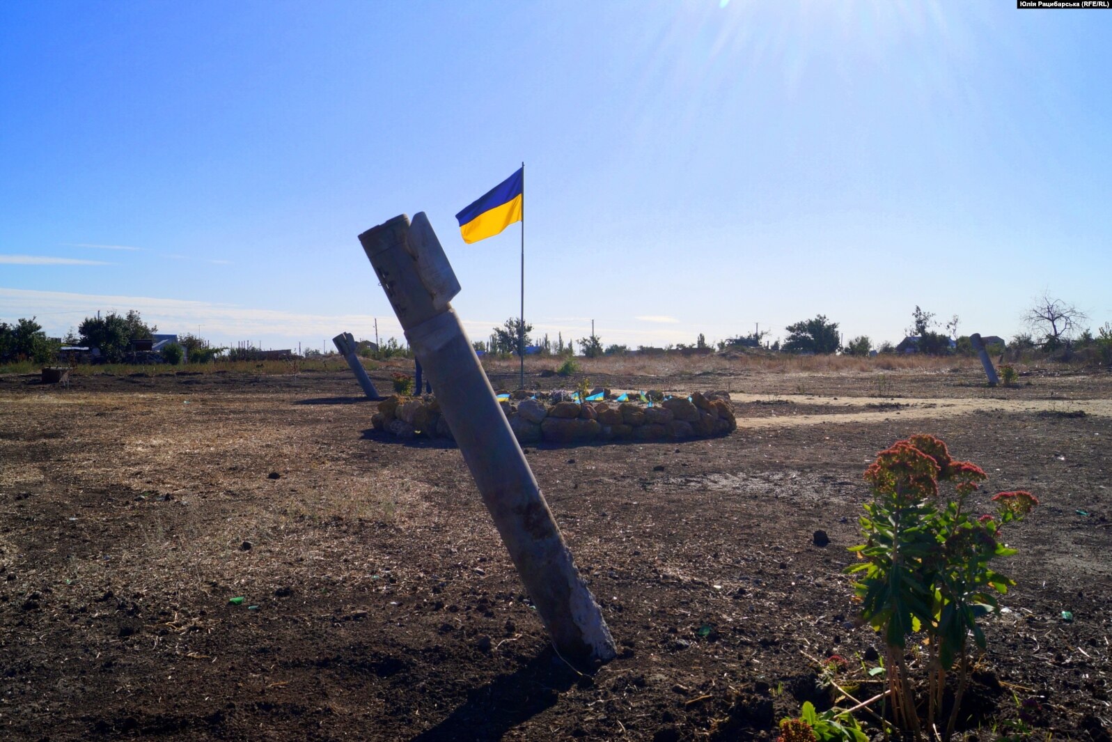 Віниками ходили змітати осколки. Ми – народ упертий