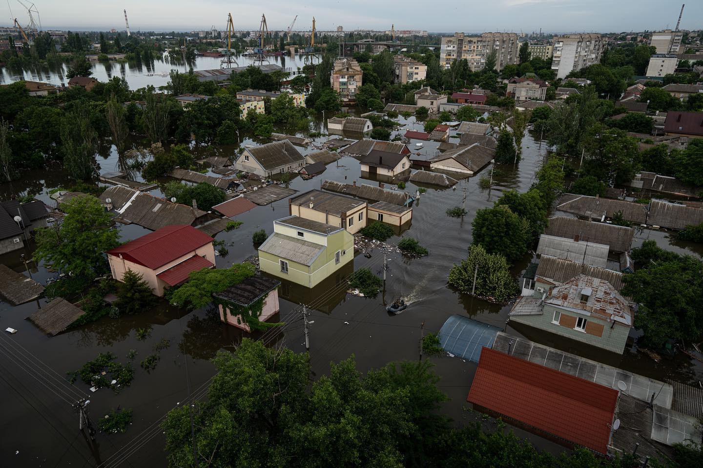 Более 6000 человек эвакуированы из десятков затопленных городов и сел