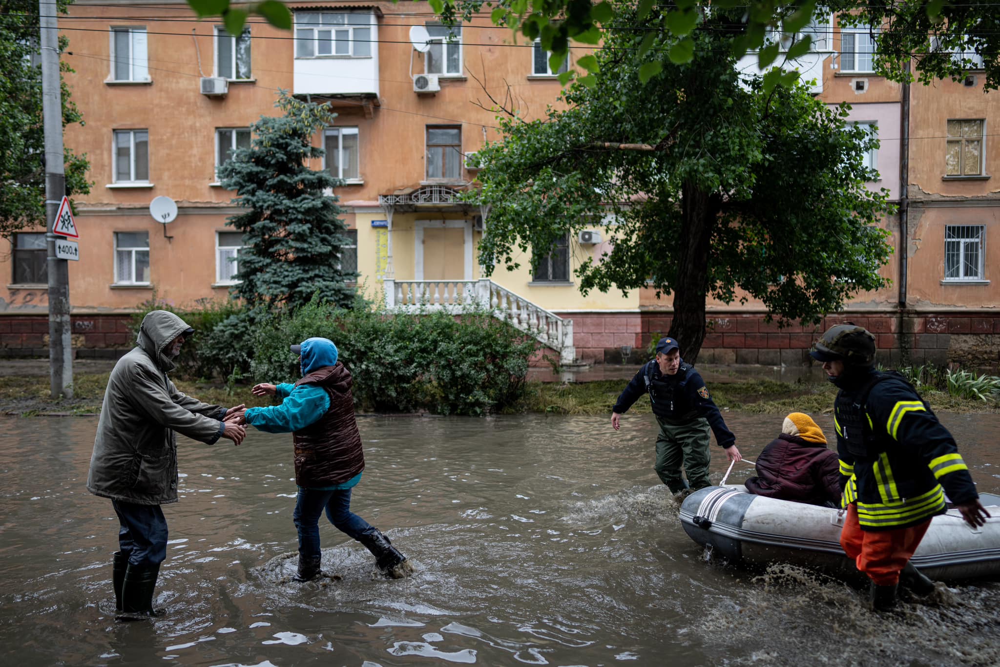 Более 6000 человек эвакуированы из десятков затопленных городов и сел