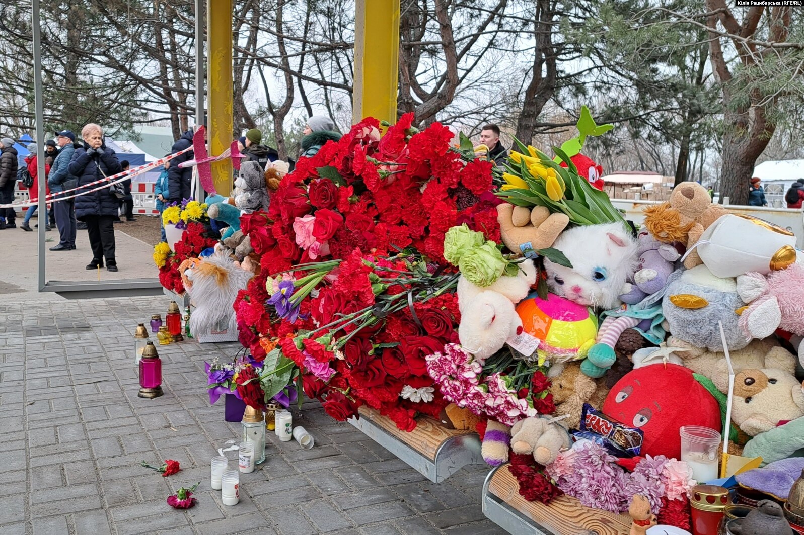 Загинули всі сусіди, сама врятувалася завдяки телефонному дзвінку