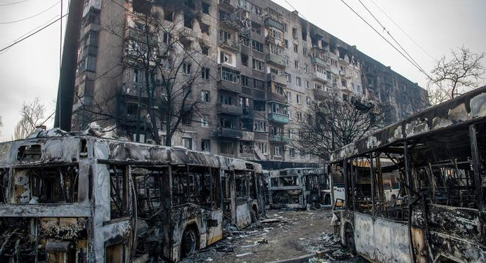 Коли ми прокинулися 24-го від тремтіння стін, ми просто встали, сіли та поїхали