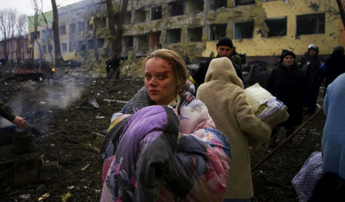 Photojournalist Yevhen Maloletka: “We have never seen such a massive use of artillery anywhere as in Mariupol”