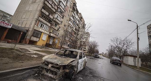 Разбомбили третьего марта наш дом. Без стекол, без газа осталось всё