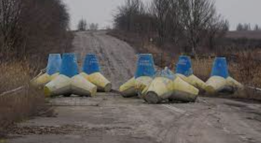 Почалися пограбування, почали машини відбирати, по домівках це все вивозять