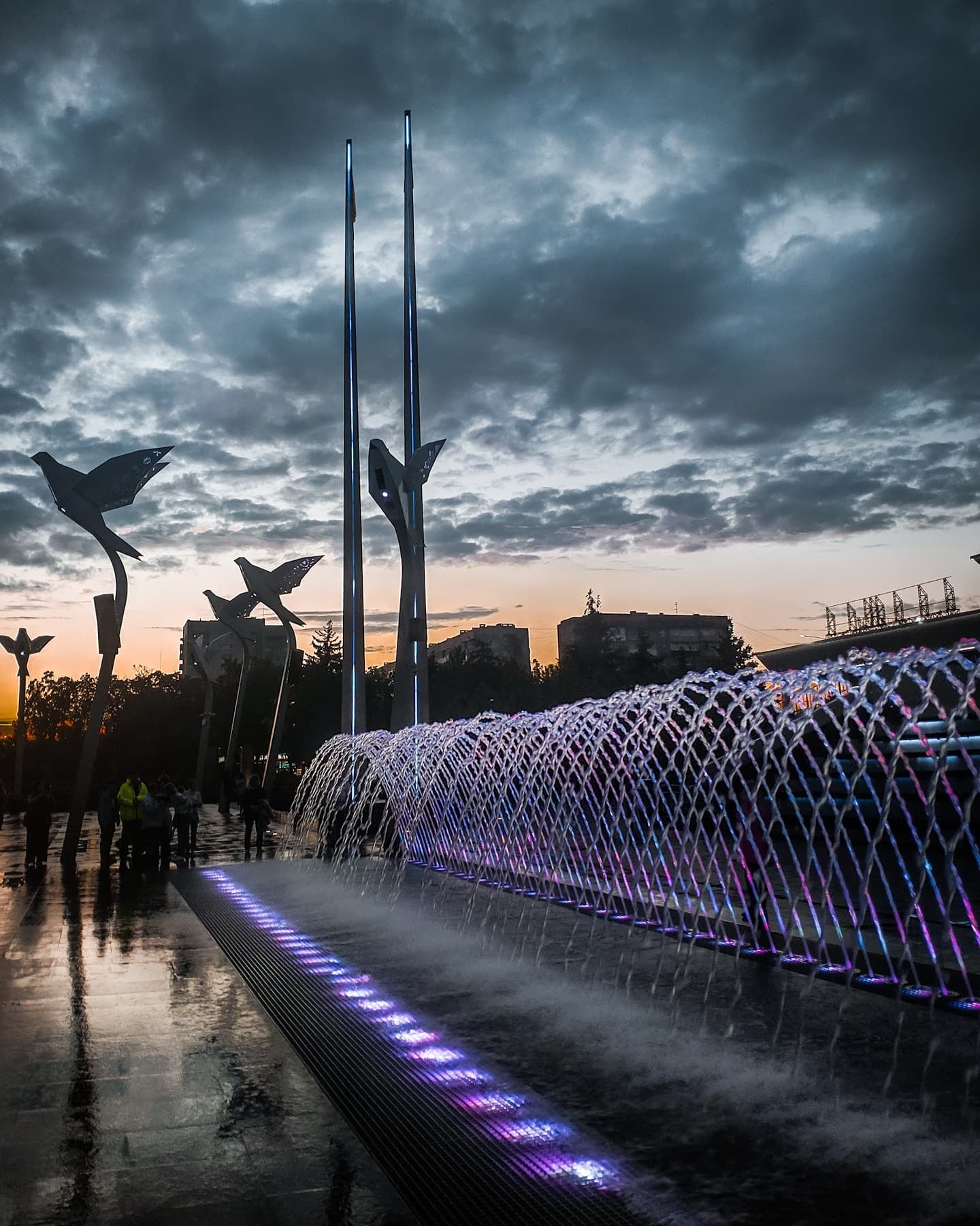 Маріуполь, якого нема. На світлинах фотохудожника, якого також нема.