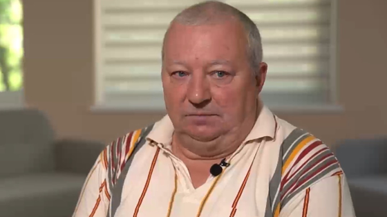 Пів стіни нема, теща лежить задубіла