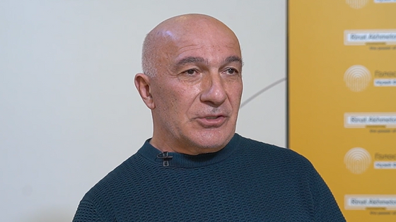 У мене була запланована виставка на 24 лютого. Картини вже висіли