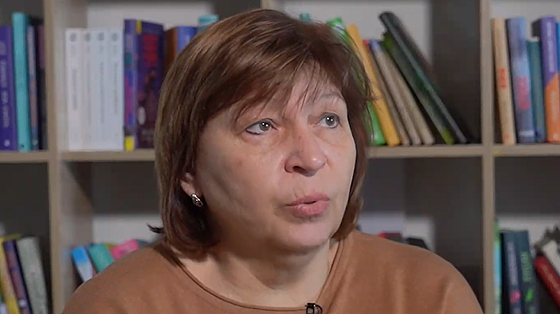 “We are walking, explosions, my mother falls down, she is injured”