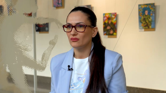 Повідомлення на шматку картонки: єдина вісточка від чоловіка з палаючої Азовсталі