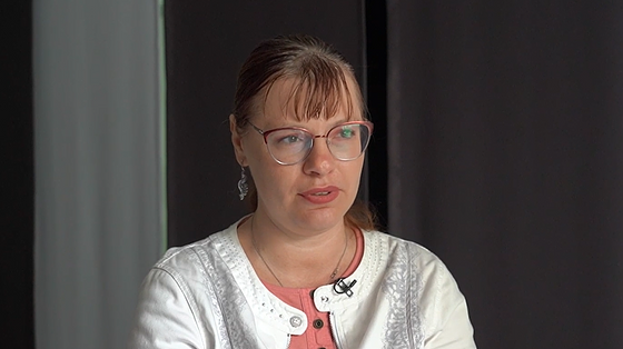 Моя мама взяла банку з помідорами і загатила по дрону Моя мама взяла банку з помідорами і загатила по дрону