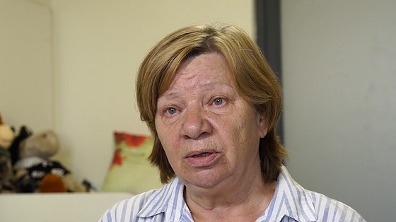 Ти розумієш, що в тебе може відлетіти голова, як у сусідки Наташі. Так нас бомбили! Ти розумієш, що в тебе може відлетіти голова, як у сусідки Наташі. Так нас бомбили!