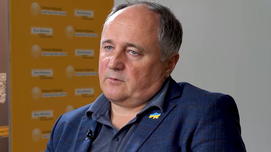 Операція під обстрілами, я кричу: «Якщо вас накриє, ким я буду оперувати завтра?» а хірург продовжує зашивати. Героїчна команда! Операція під обстрілами, я кричу: «Якщо вас накриє, ким я буду оперувати завтра?» а хірург продовжує зашивати. Героїчна команда!