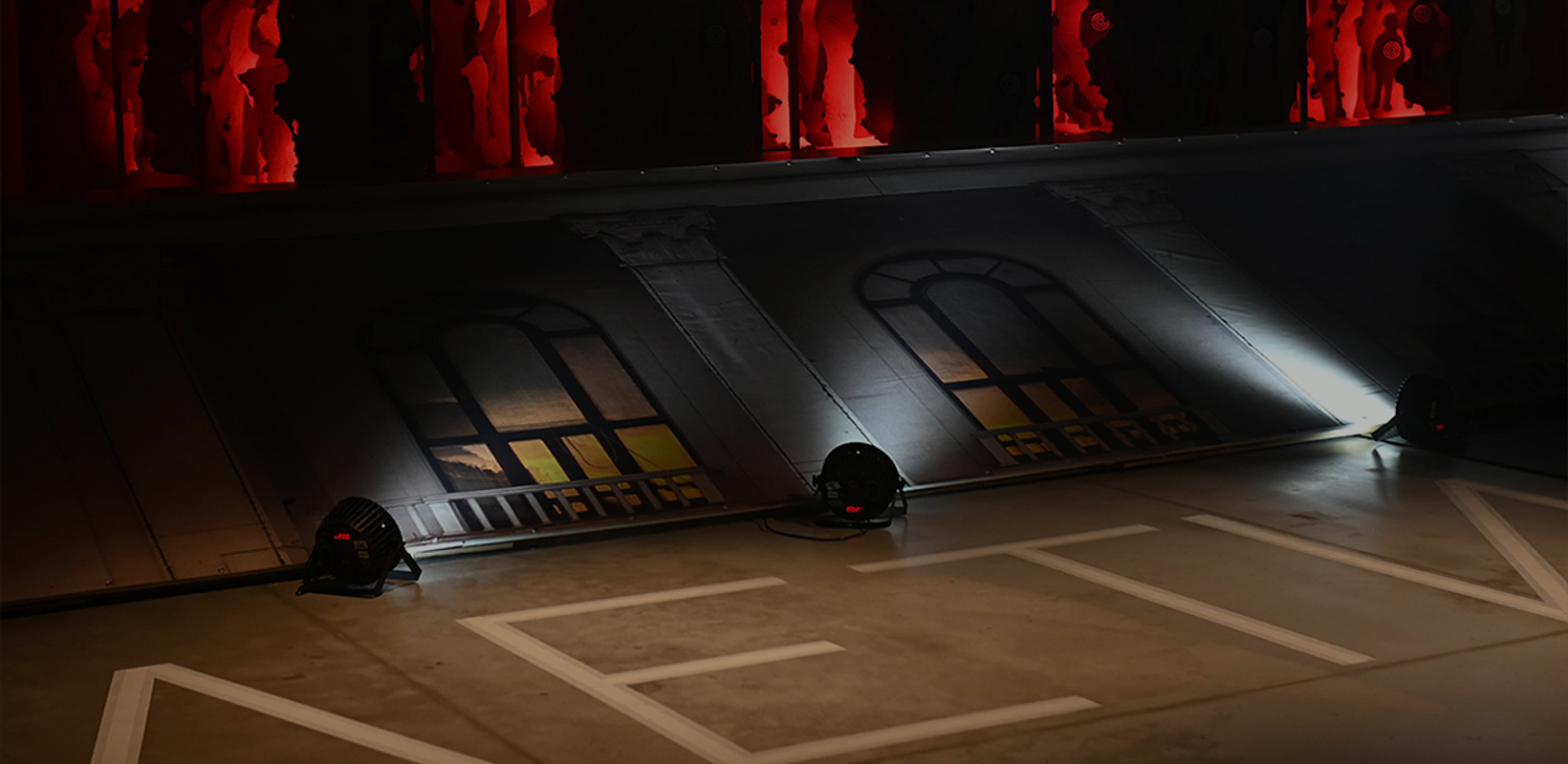 «Це перевага мистецтва над новинами»: виставка про Маріуполь вразила іноземних гостей у Гданську