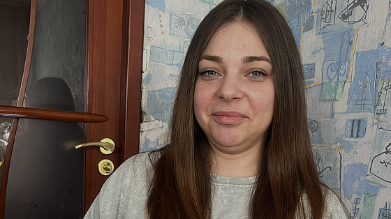 Вижила після удару КАБа: історія Олександри Лініченко з Харківщини увійшла до Музею «Голоси Мирних» Фонду Ріната Ахметова