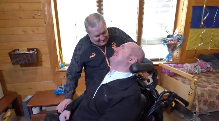 Коли пораненого Віталія побачила дружина – її серце не витримало. Четвертий рік боремося за нього!