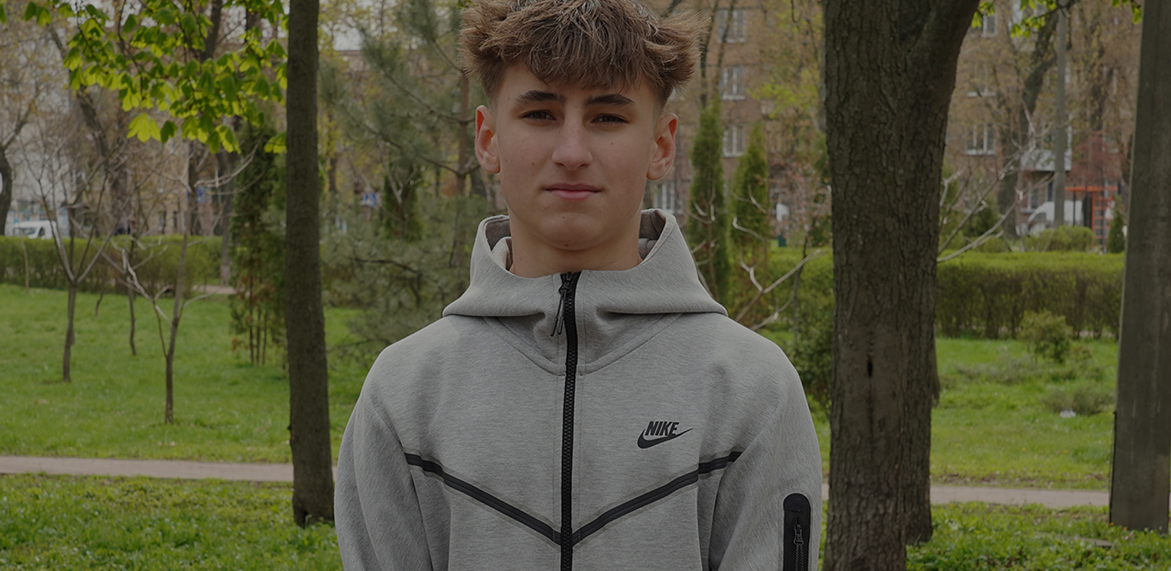 «Він сказав “Лежи тут” і підпалив машину»: історія 14-річного Андрія, який втратив родину на Чернігівщині, увійшла до Музею «Голоси Мирних»