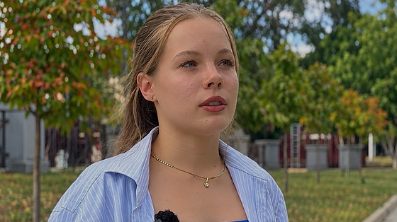 Перестала говорити після обстрілу: історія Яни Сороки з Миколаївщини увійшла до Музею «Голоси Мирних» Фонду Ріната Ахметова