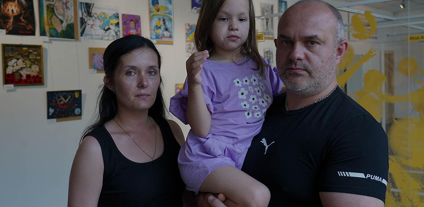 «Хотіла б подивитися на людину, яка запустила ці ракети»: історія Валерії Карячки та її важкопораненої доньки Марії увійшла до Музею «Голоси Мирних» Фонду Ріната Ахметова