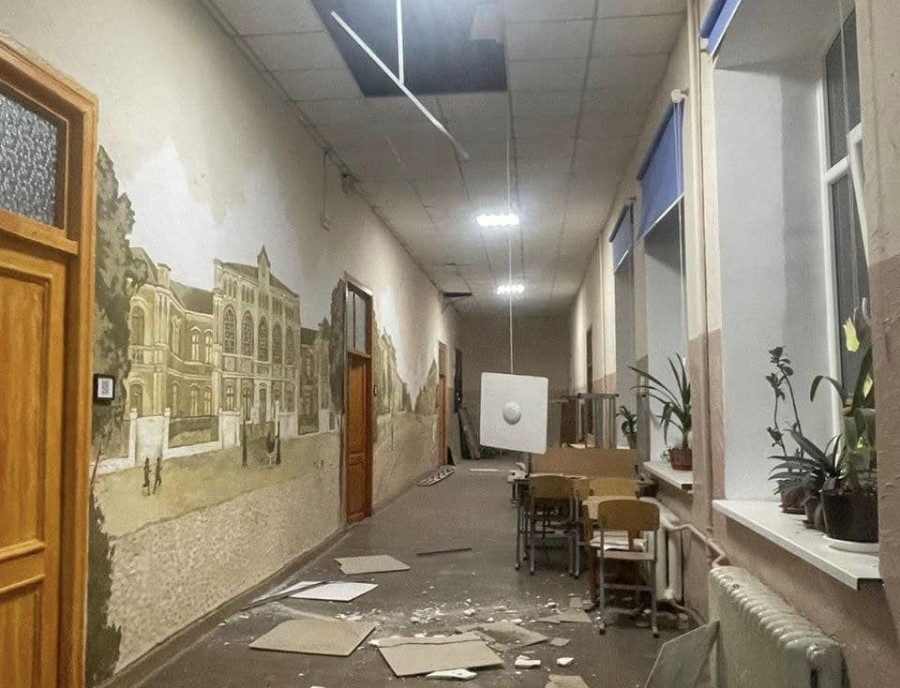 "Наші школи і садочки. В Одесі постраждало 7 закладів освіти. Терористи мають нести відповідальність"