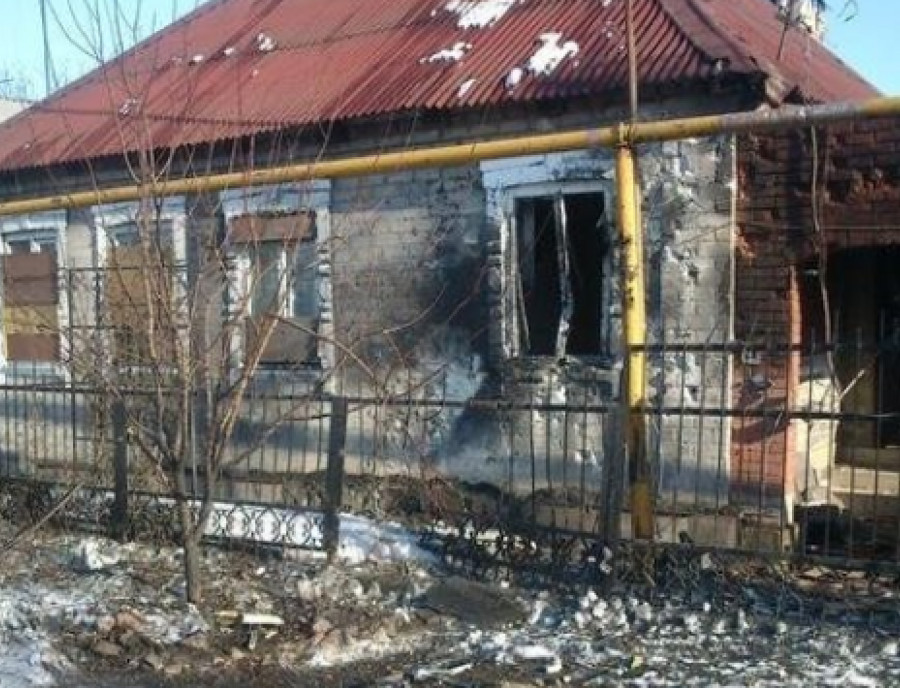 «У будинку повилітали скла і стіни потріскалися, але я не ховався»