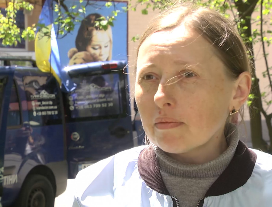 "Коли почула на блок-посту українську мову, плакала"