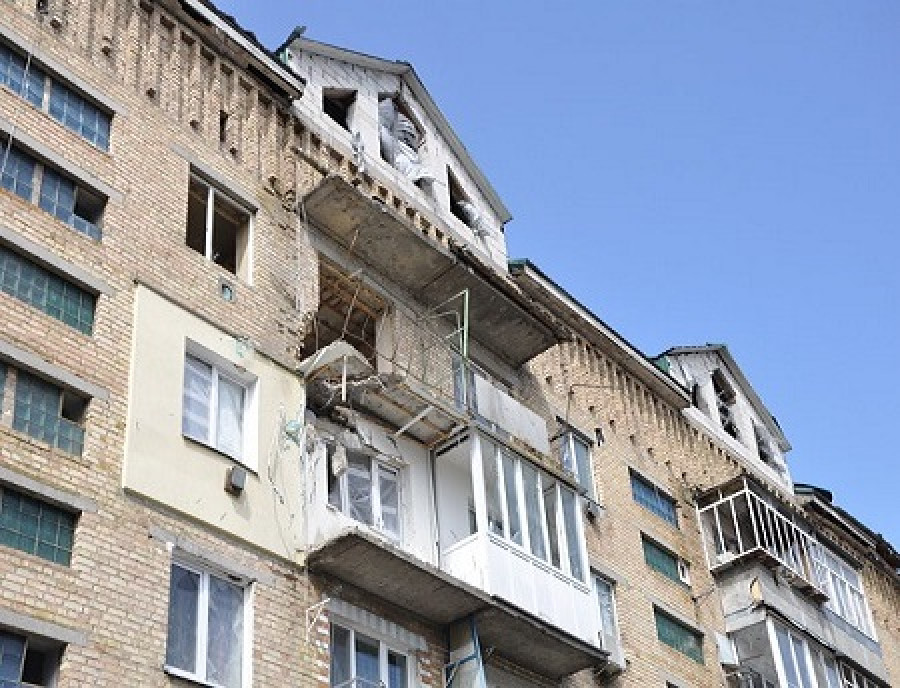 «Снаряд попал в дом и повредил крышу и балкон»