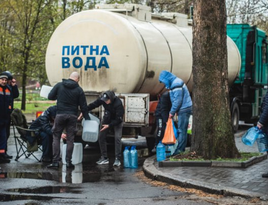 «У місті досі немає питної води через пошкоджений трубопровід»